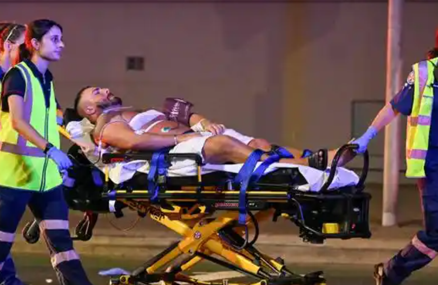 悉尼邦迪海滩枪击案已致16人死 两名枪手嫌疑人