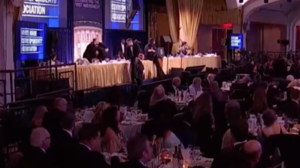 特朗普：周六白宫记者晚宴枪击事件不会阻止打